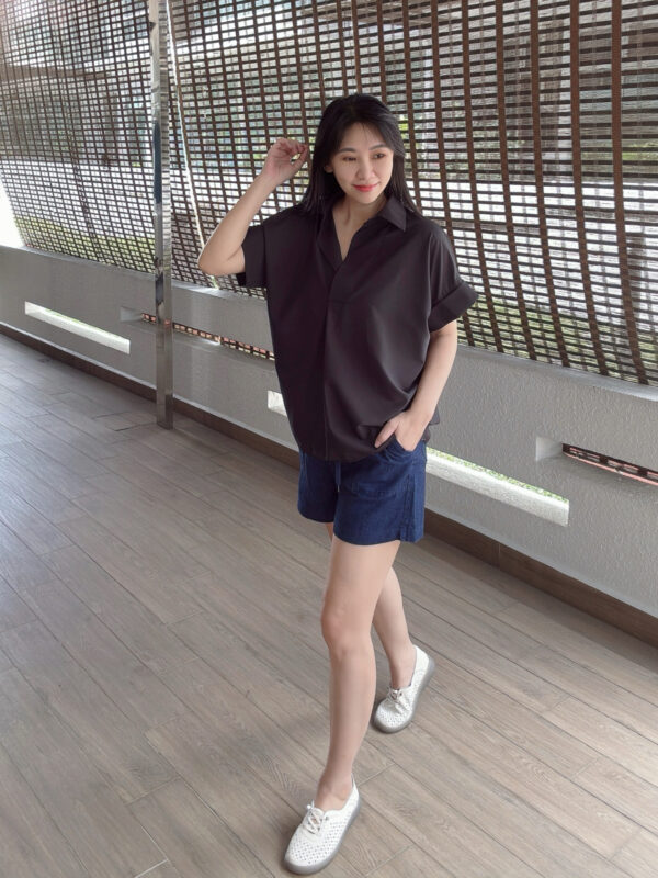 Batwing Black Shirt 简约黑衬衫 - Image 2