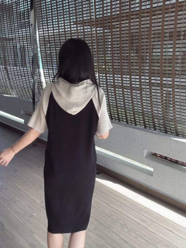JOVIE Splice Hoodie Loose Dress 连帽拼色针织裙 - Image 3
