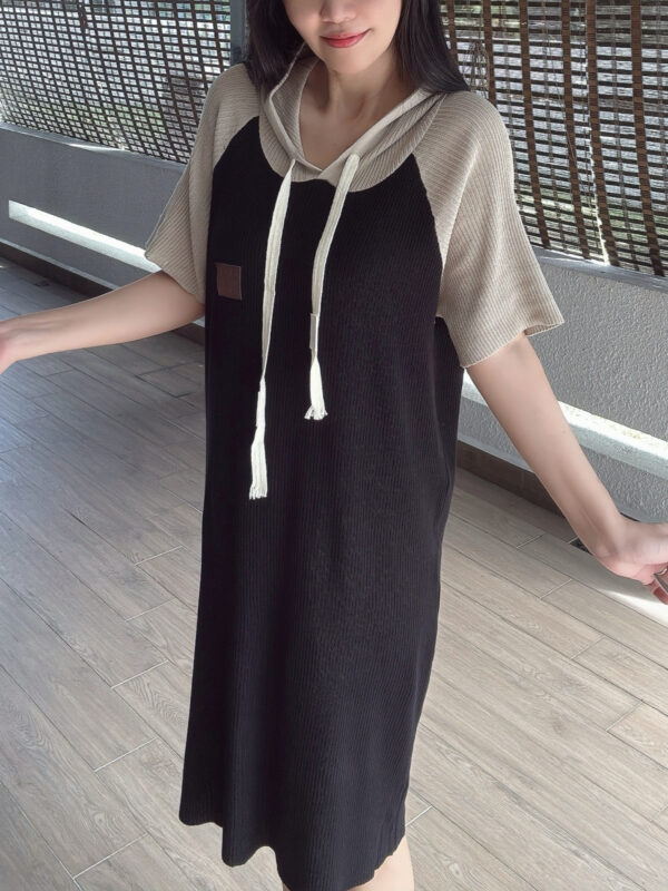 JOVIE Splice Hoodie Loose Dress 连帽拼色针织裙 - Image 4