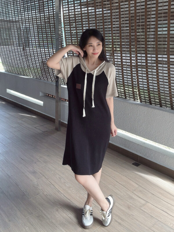 JOVIE Splice Hoodie Loose Dress 连帽拼色针织裙 - Image 2
