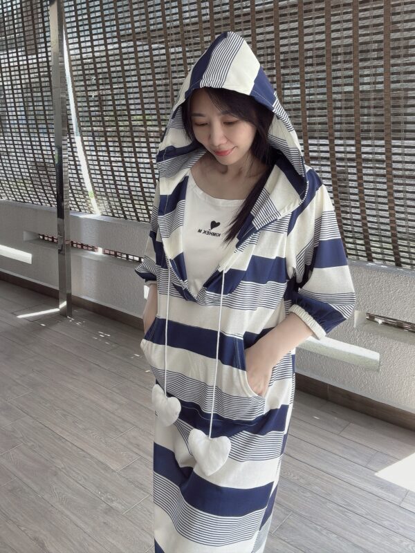 XANA Stripe Hoodie Loose Dress 条纹连帽宽松直筒裙