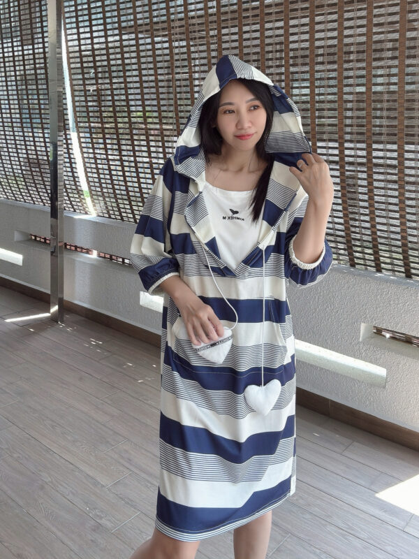 XANA Stripe Hoodie Loose Dress 条纹连帽宽松直筒裙 - Image 3