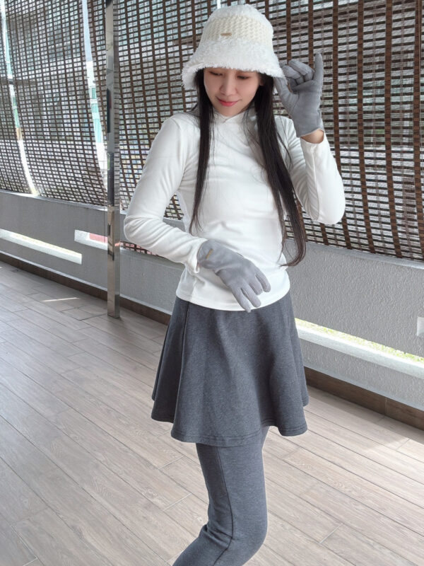 PREORDER - Fleece-lined Warm Fake Two-piece Skirt Pants 显瘦加绒保暖假两件裙裤 - Image 4