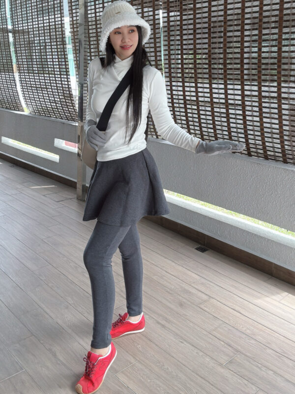 PREORDER - Fleece-lined Warm Fake Two-piece Skirt Pants 显瘦加绒保暖假两件裙裤 - Image 3