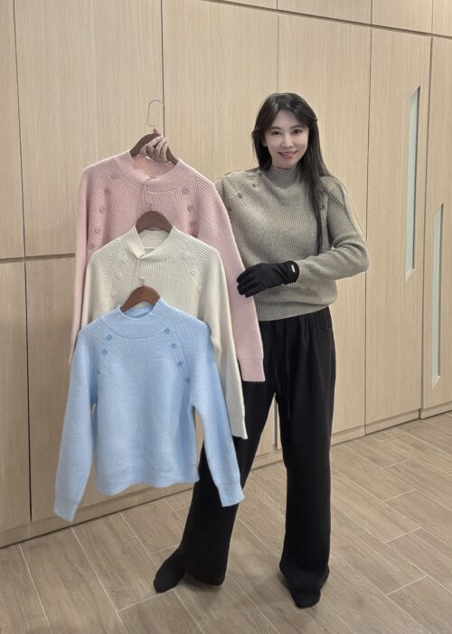 PREORDER - 4 Colors Mid-neck thick knit sweater  预购 - 四色 中领针织厚毛衣