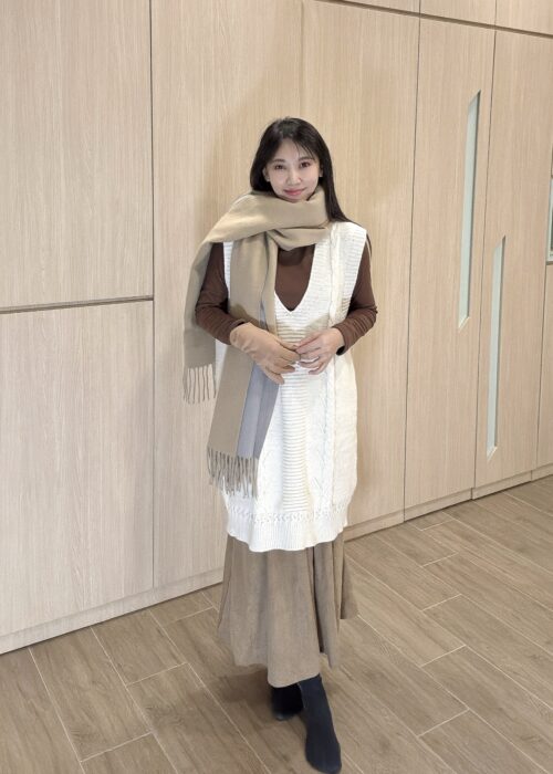 PREORDER - Sleeveless Mid-length Layering Knit (Creamy) 预购 - 春秋冬叠穿 中长版针织无袖 (米白)